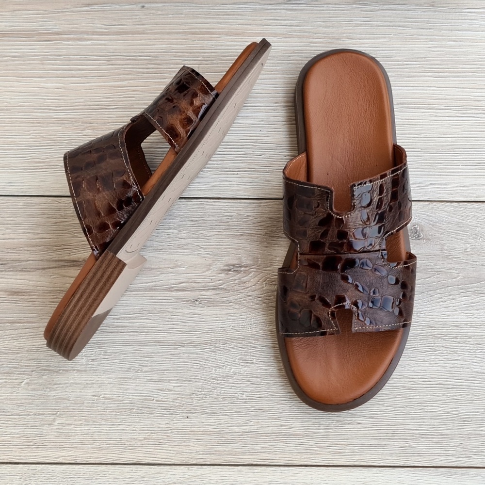 Men's Brown Croc-Embossed Slide Sandals